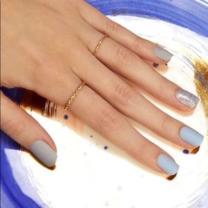 Magic press on nails